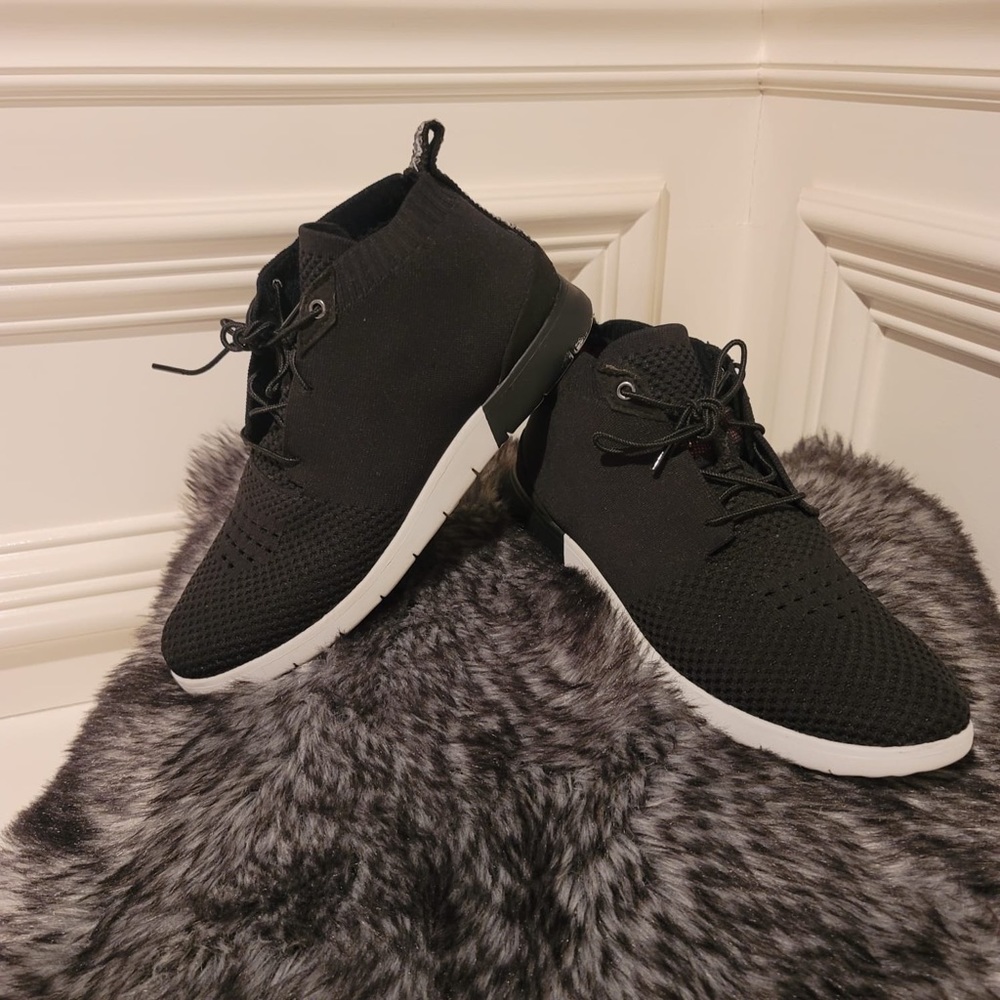 UGGS Shoe Sneakers
